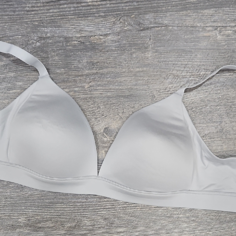 Auden 38C Wire Free Bra Soft Lined EUC Light Gray